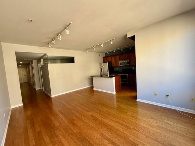 Photo - 160_WALL Unit 160_WALL