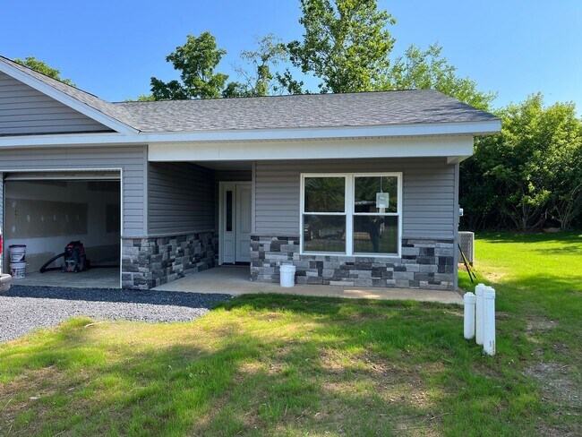 Photo - 3 Bedroom, 2 Full Bath- Duplex on Benner Pike Bellefonte