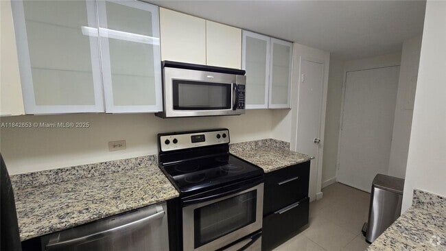 Building Photo - 999 Brickell Bay Dr Unit 2006 Rental