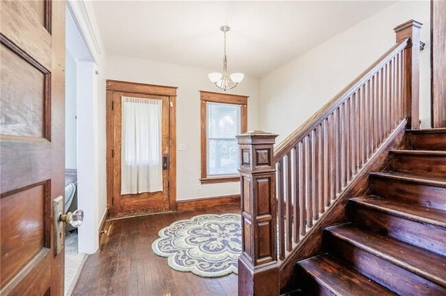 Photo - 890 S Goodman St