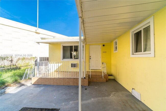 1021 NW 23rd Ave Unit 1023