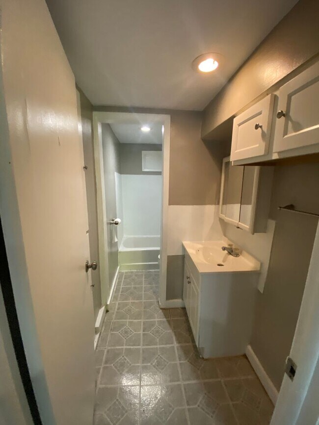 Photo - WAH832 Unit #3