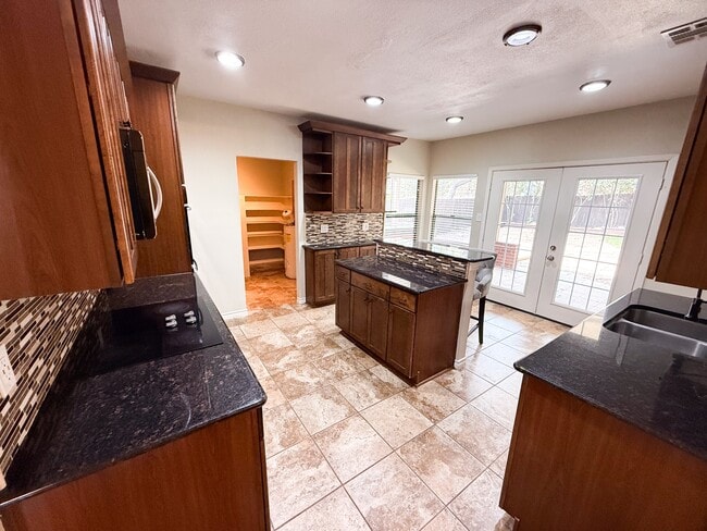 Photo - 3423 Maitland