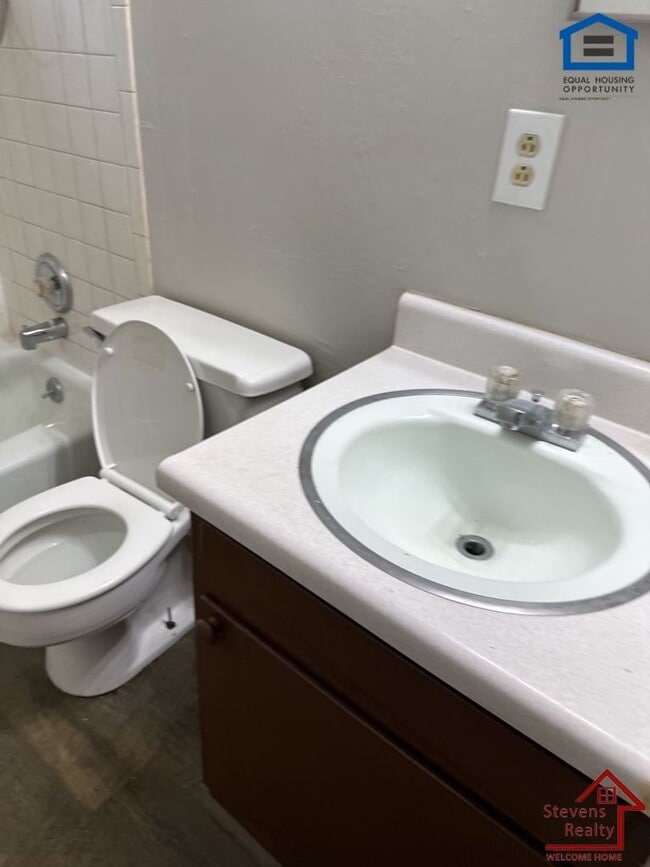 Photo - 1812 Olive St