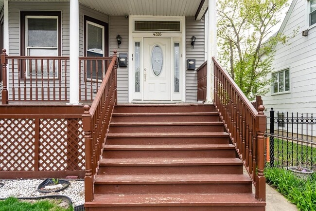 Photo - 4326 N Avers Ave Unit 2