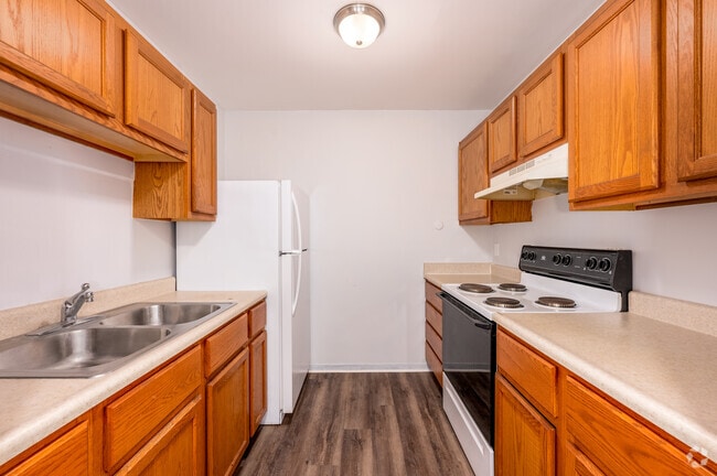 1BR, 1BA - 581SF - Kitchen