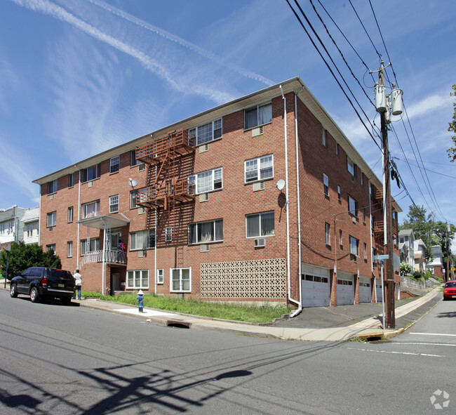 Building Photo - 130 Mill Rd Rental