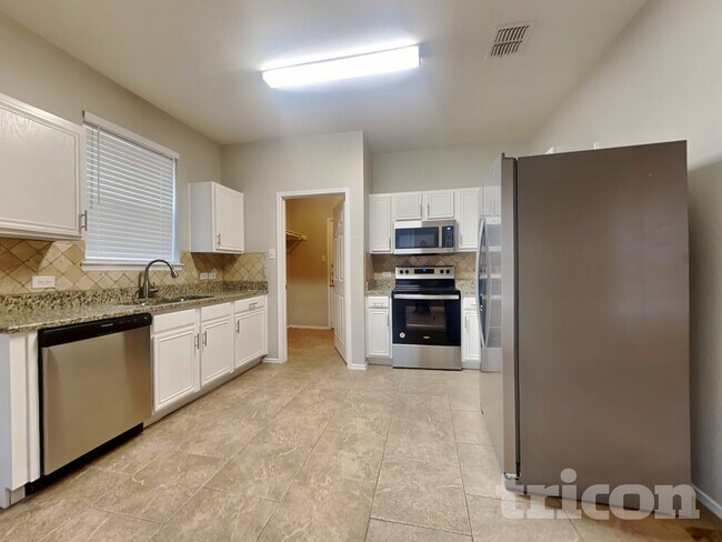 Photo - 2705 Lynx Ln