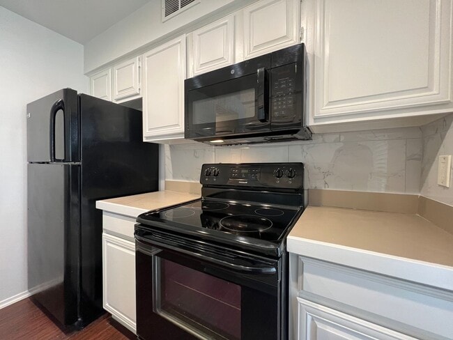 3140 Devonshire Dr
