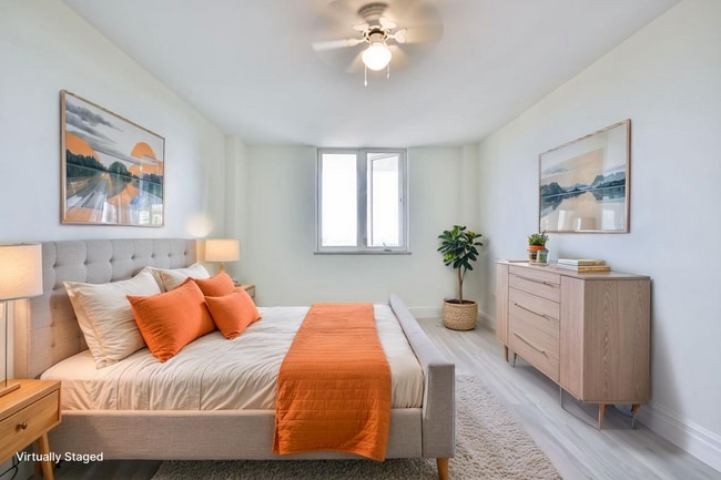 Chambre à coucher - 2 Grove St