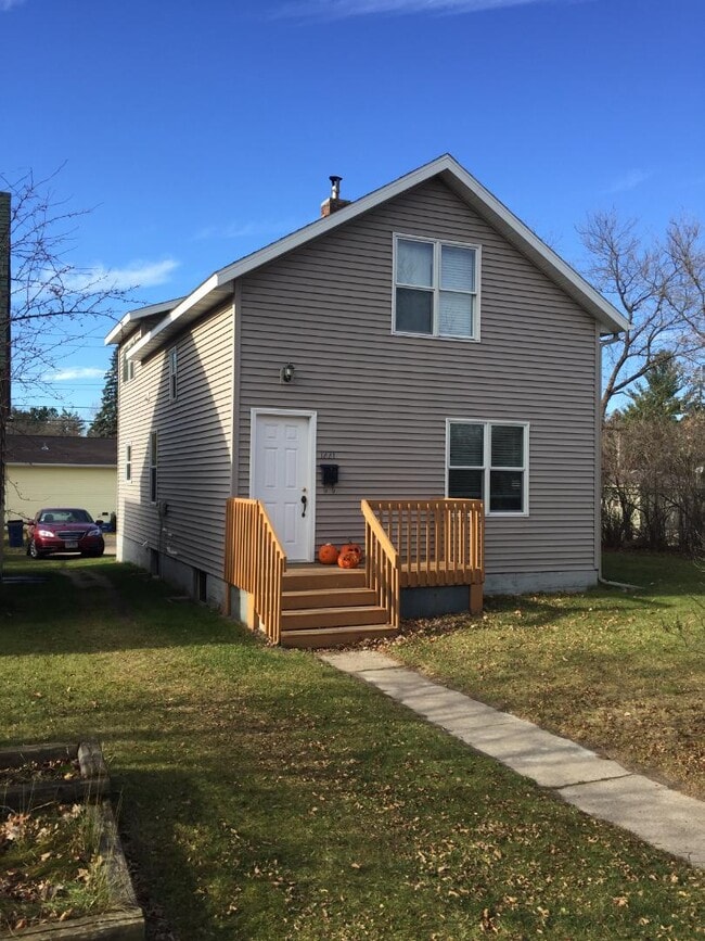 Photo - 1221 America Ave NW