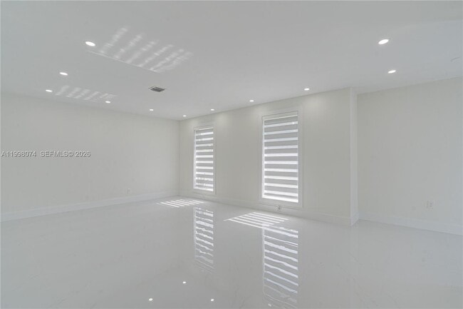 Photo - 10720 SW 77th Ave Unidad 1