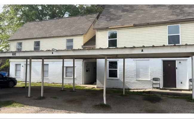 Building Photo - 802 Abney Ave Rental