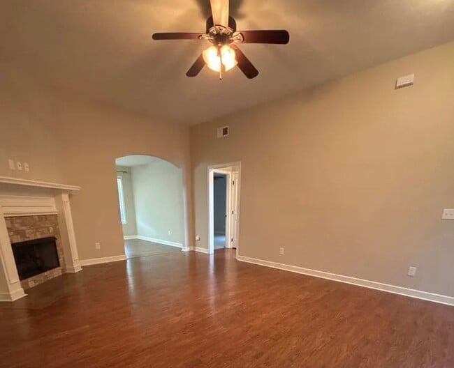 322 Hidden Springs Ln
