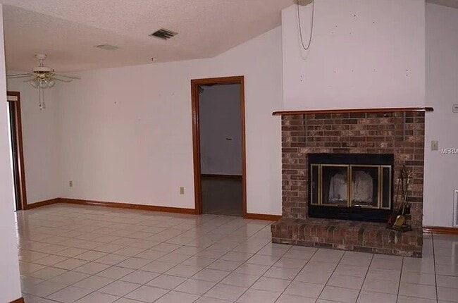 Photo - 702 Leeward Dr