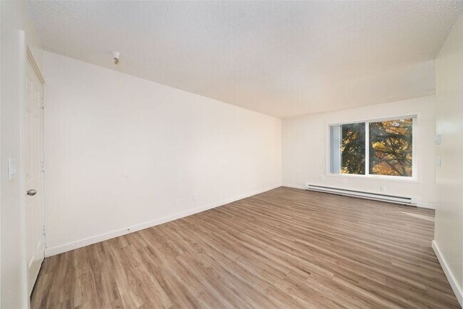 Photo - 1 bedroom in Oregon City! Must See!! 1ST M... House