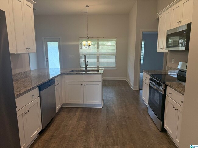 Photo - 424 Harless Ln