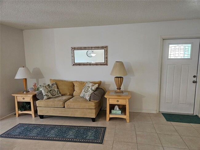 Photo - 304 Grayston Pl