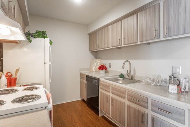 Photo - Farmington View Apartments - Farmington Hi...