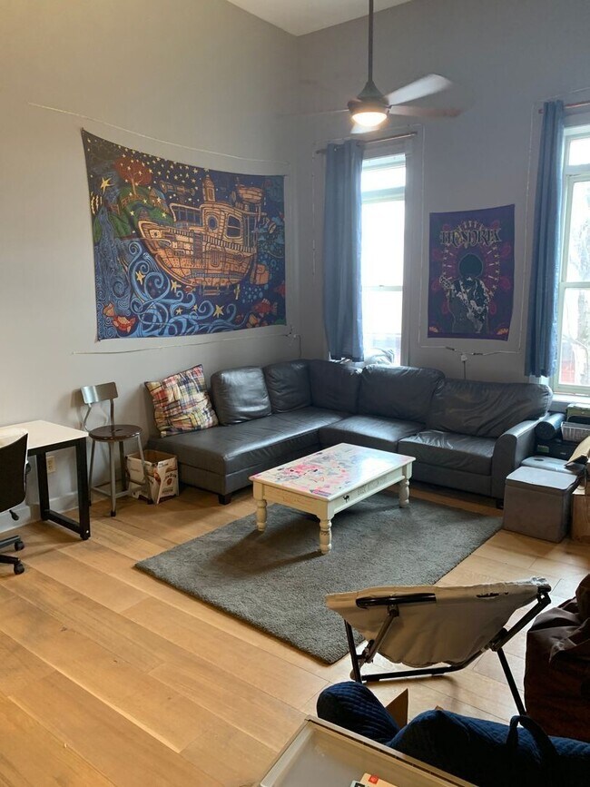 Photo - 204 N Walnut St Unit B