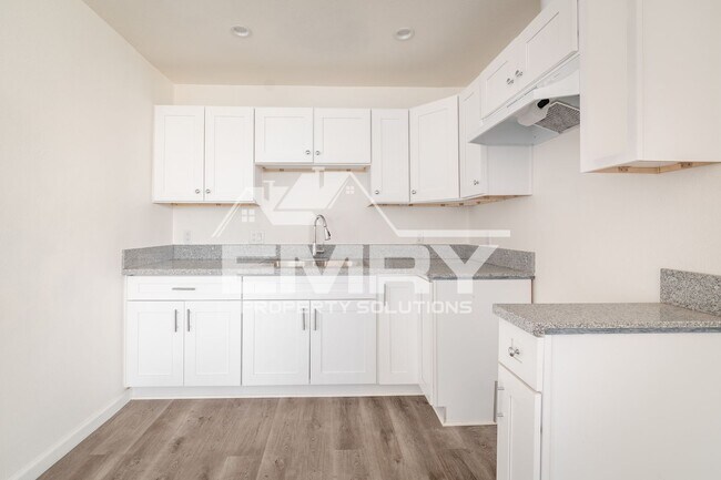 Photo - 3848 W 105th St Unit 3848 W 105th St Inglewood 3/4