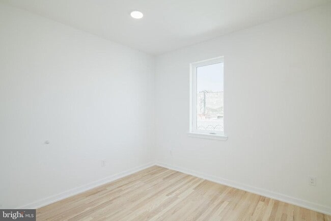 Photo - 1842 E Harold St Unit 4