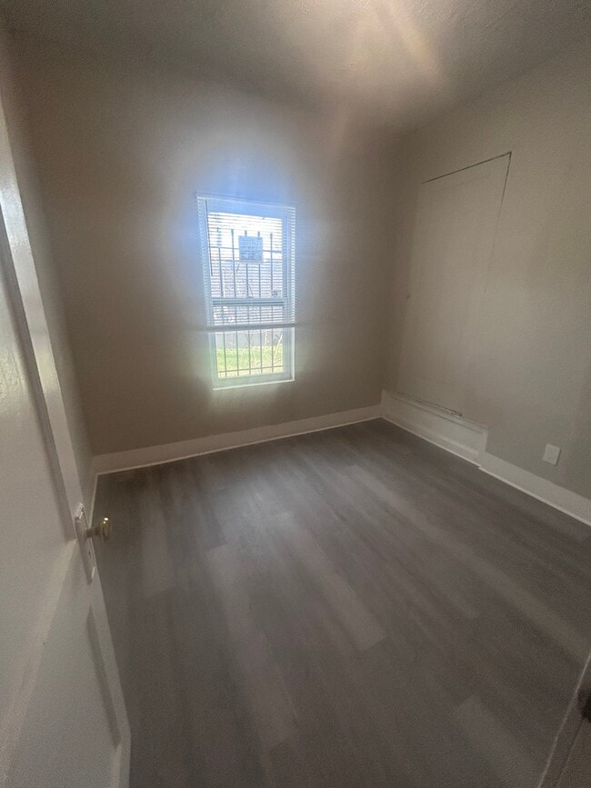 Photo - 2163 E 84th St Unidad 2