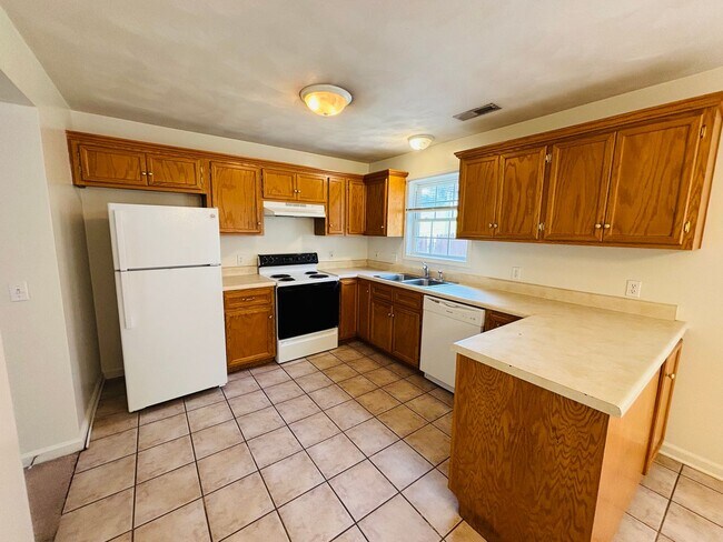 Photo - 3 Bedroom, 1.5 Bath Townhouse