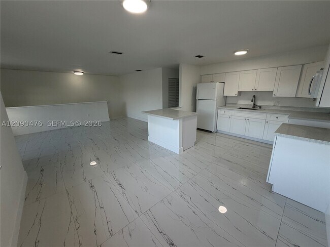 1760 W 42nd St Unit 1760