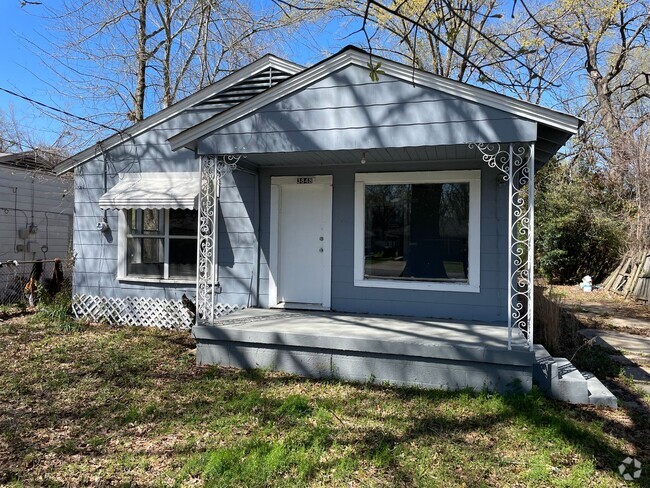 Building Photo - Remodeled 4 Bedroom Home