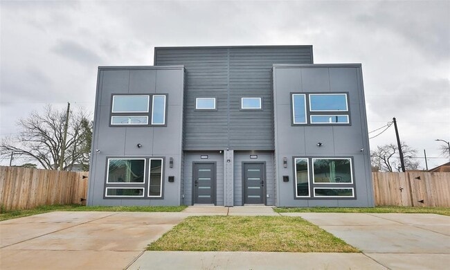 Photo - 9315 Ashville Dr Condo Unit B