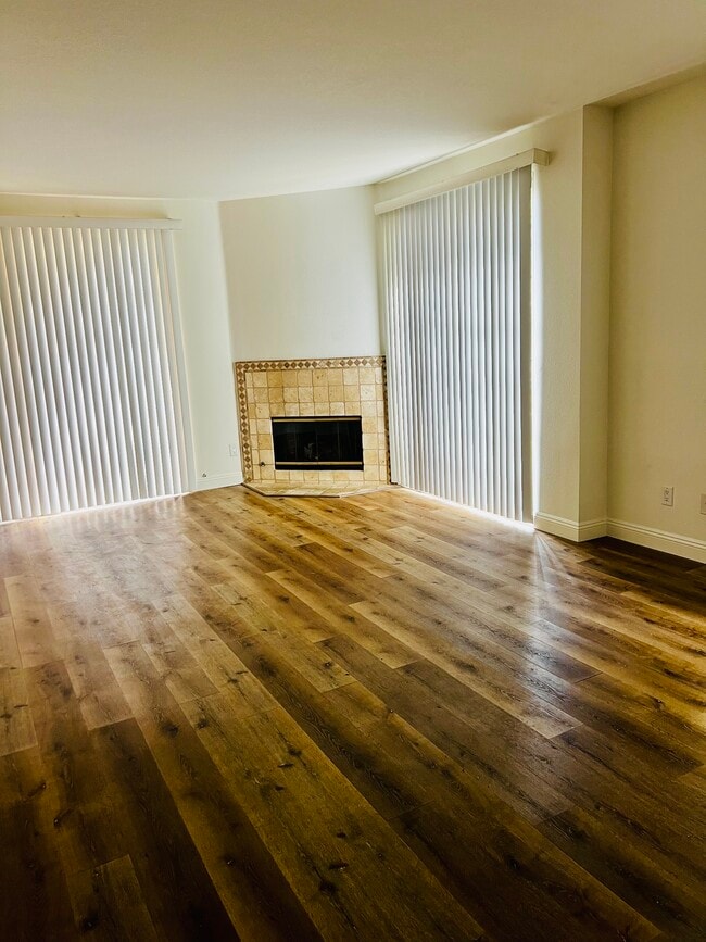 Photo - 24149 Del Monte Dr Unit 307