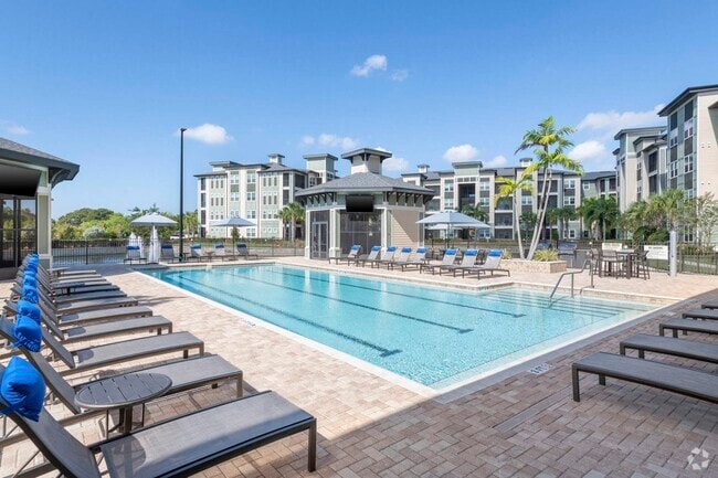Building Photo - Charleston on 66th Rental