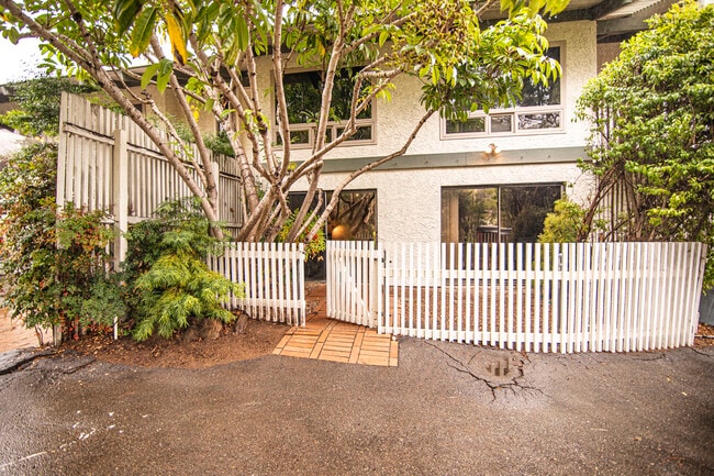 Building Photo - 4148 Conrad Dr