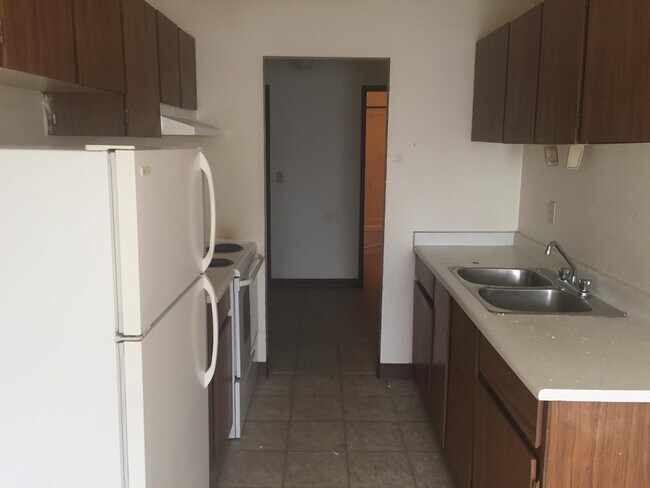 Photo - 9527-998A 98a Ave