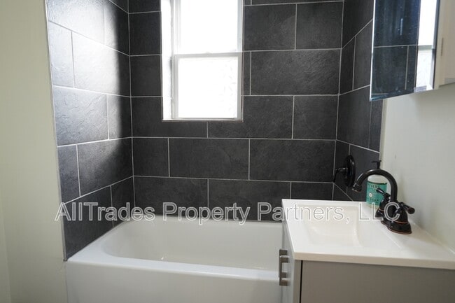 Photo - 408 Cavitt Ave