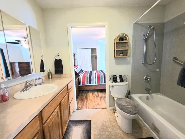 Photo - 1234 Pine St