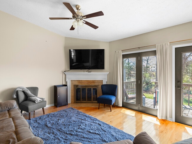 Photo - 106 Clubwood Ct