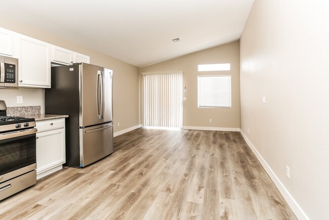 Photo - 516 Shallow Mist Ct