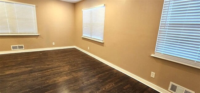 Photo - 1291 Lorenzo Dr SW