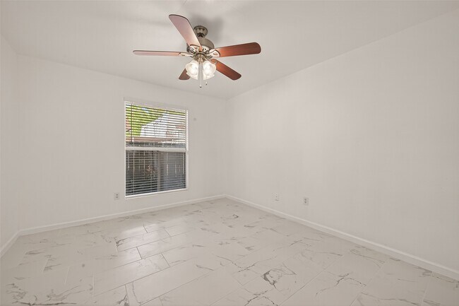 Photo - 5929 Queensloch Dr Unit 137