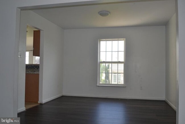 Photo - 5413 Silver Maple Ln