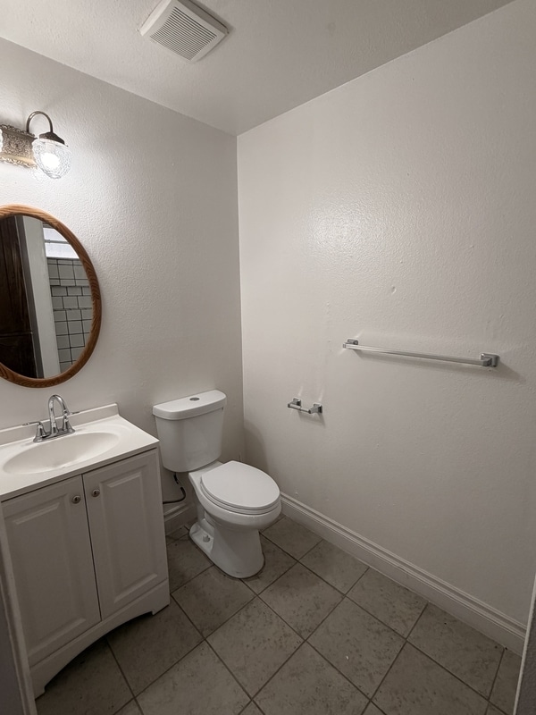 Photo - 3555 S County Center Dr