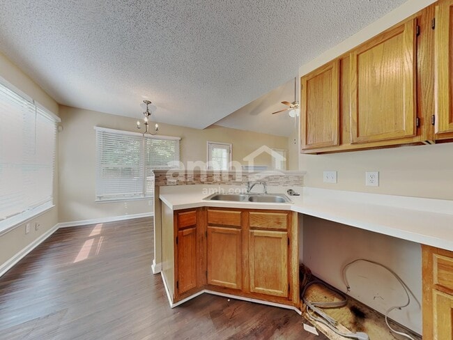 Photo - 4805 Adams Ridge Dr