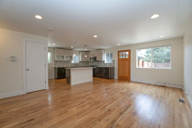 Photo - Beautiful 2-Bedroom Duplex with Granite Countertops & Hardwood Floors in the Heart of Denver!