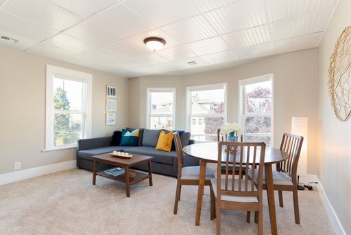 Photo - Bright 2 bedroom 1 bathroom Queen Anne Apartment with skyline views