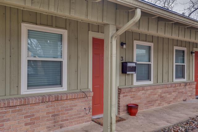 Photo - 601 W College St Unit 3
