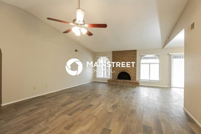 Photo - 3 Bedroom Pet-Friendly Home in Phoenix, AZ...