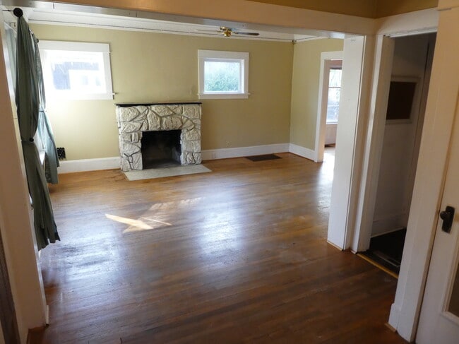 Photo - 3027 NE 11th Ave