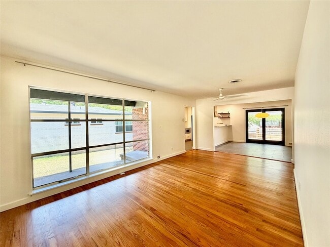 Photo - 2223 Forest Oaks Dr
